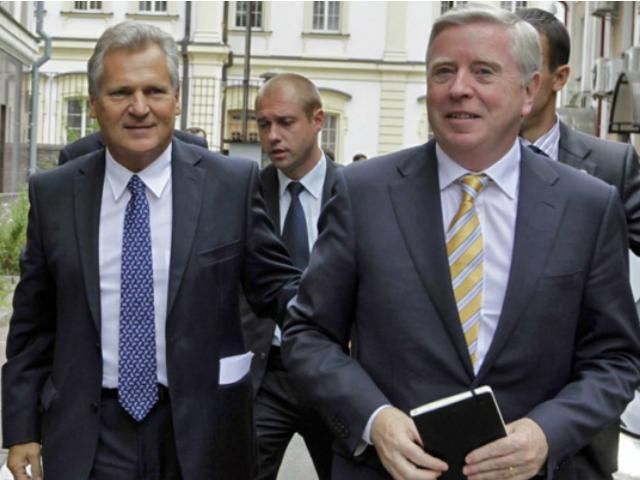 Кваснєвський і Кокс приїхали в лікарню до Тимошенко Кваснєвський і Кокс приїхали в лікарню до Тимошенко