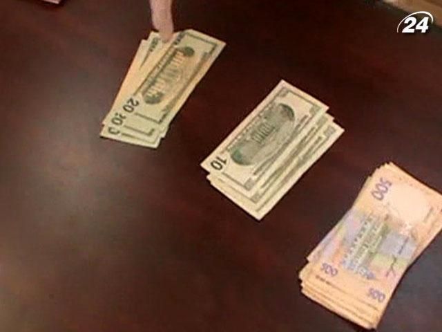 Головний транспортник Донеччини зібрав хабарів на 600 тисяч гривень Головний транспортник Донеччини зібрав хабарів на 600 тисяч гривень