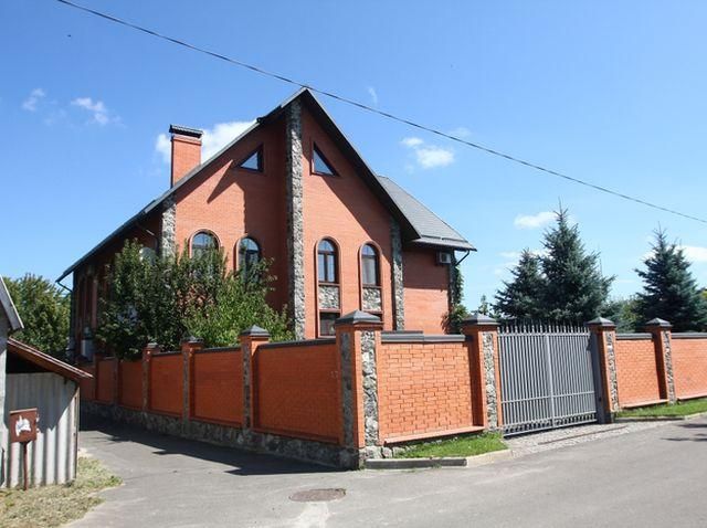 У селі хабарника Мельника кажуть, що він забрав під будівництво частину лісу У селі хабарника Мельника кажуть, що він забрав під будівництво частину лісу