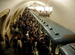 "Свобода" вимагає для Києва цілодобового метро 