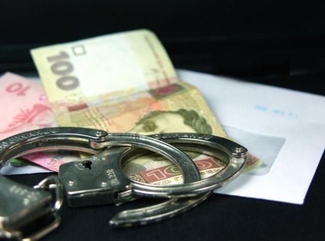 На Харківщині міліціонеру загрожує 10 років в'язниці за хабар На Харківщині міліціонеру загрожує 10 років в'язниці за хабар