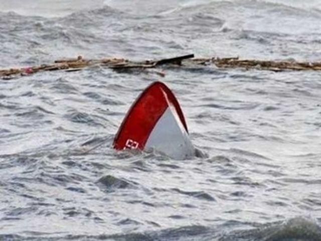 Рибалка, який вижив, запевняє, що російський катер навмисне протаранив їхній човен Рибалка, який вижив, запевняє, що російський катер навмисне протаранив їхній човен