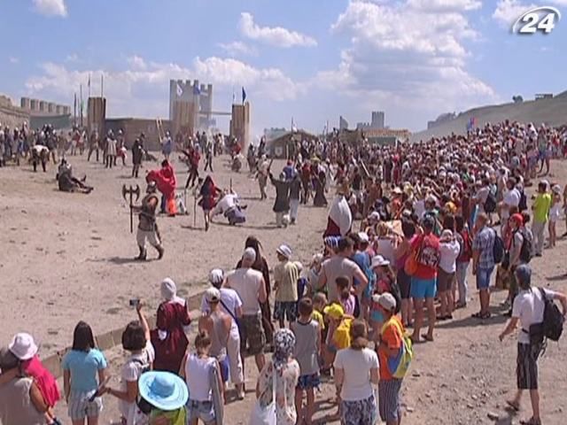 В Крыму открылся фестиваль "Генуэзский шлем"