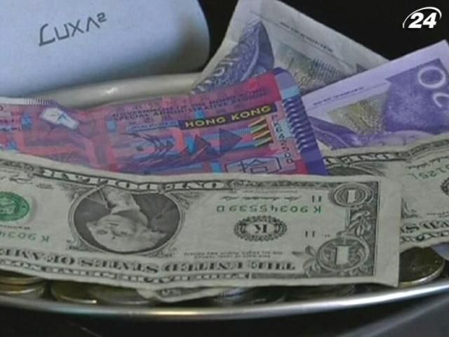 У Сирії заборонили усі фінансові операції в іноземній валюті У Сирії заборонили усі фінансові операції в іноземній валюті