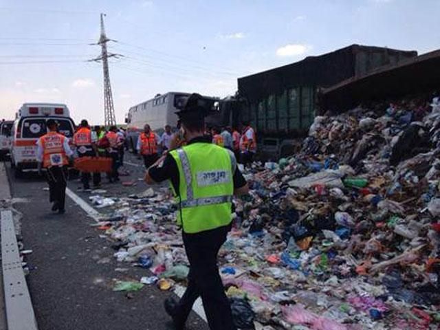 4 человека погибли в Израиле во время аварии автобуса и мусоровоза