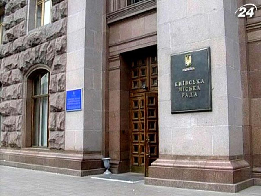 Попов не поговорил с депутатами о досрочной сессии