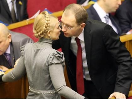 Яценюк назвав кілька варіантів, як відправити Тимошенко лікуватися за кордон 