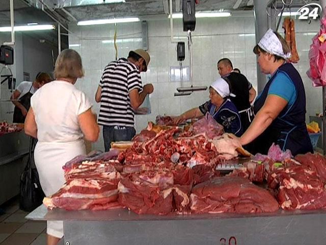 Молодняк скота крестьяне продают слишком дешево, - Азаров Молодняк скота крестьяне продают слишком дешево, - Азаров