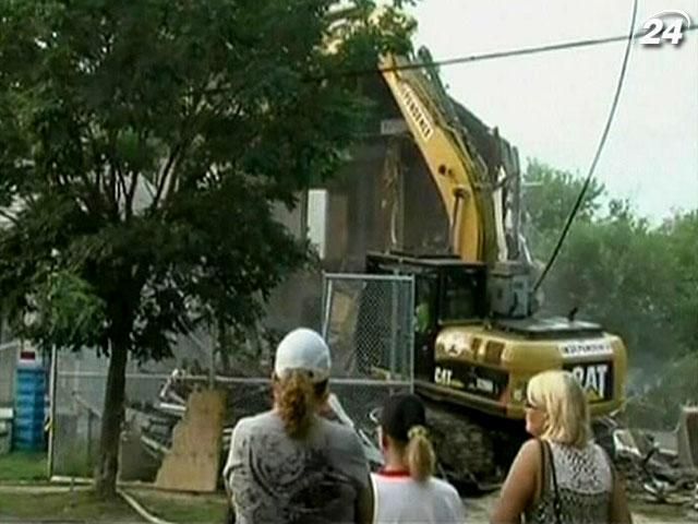 У Клівленді знесли будинок ґвалтівника та викрадача Аріеля Кастро У Клівленді знесли будинок ґвалтівника та викрадача Аріеля Кастро