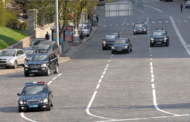 У КИЄВІ СКАСУВАЛИ МІЖНАРОДНІ ЗМАГАННЯ, ЩОБ КОРТЕЖ ПРЕЗИДЕНТА МІГ ПРОЇХАТИ У КИЄВІ СКАСУВАЛИ МІЖНАРОДНІ ЗМАГАННЯ, ЩОБ КОРТЕЖ ПРЕЗИДЕНТА МІГ ПРОЇХАТИ