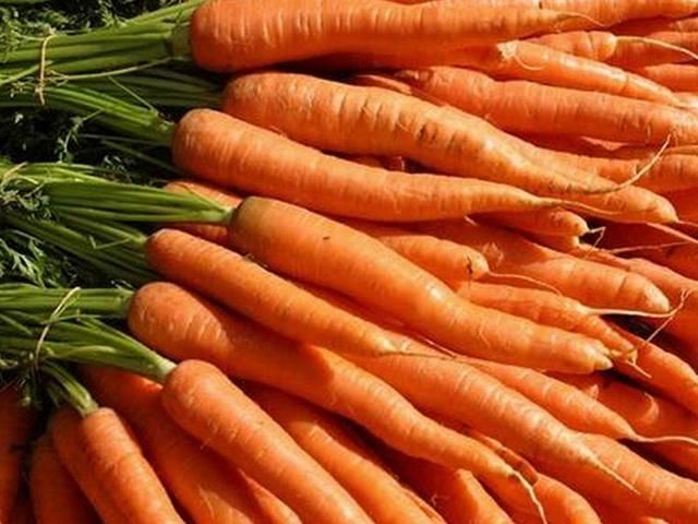 Черкащанин надіслав президенту Словаччини насіння моркви