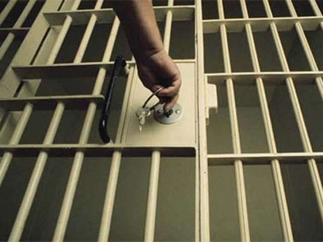 У Макіївці неповнолітнього посадили на 8 років за жорстоке вбивство безпритульного У Макіївці неповнолітнього посадили на 8 років за жорстоке вбивство безпритульного