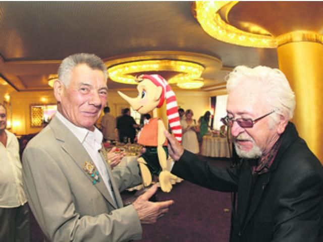 Омельченка на ювілеї розважали "Цигани міста Києва" Омельченка на ювілеї розважали "Цигани міста Києва"