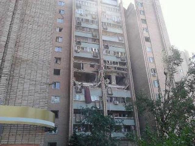 Мощный взрыв в луганской многоэтажке: погиб человек
