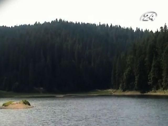 Синевир - самое большое высокогорное озеро Украины Синевир - самое большое высокогорное озеро Украины