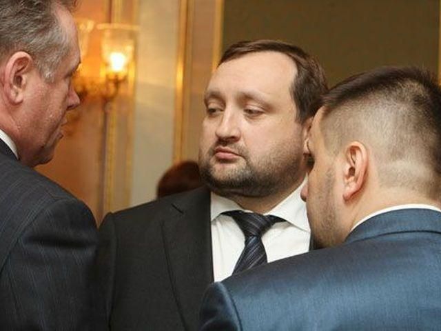 Україна веде перемовини із ЄС щодо звільнення Тимошенко, — Арбузов Україна веде перемовини із ЄС щодо звільнення Тимошенко, — Арбузов