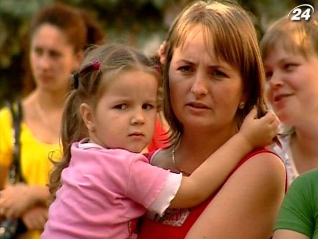 Правительство Украины хочет дотировать работодателей, предоставляющих работу мамам