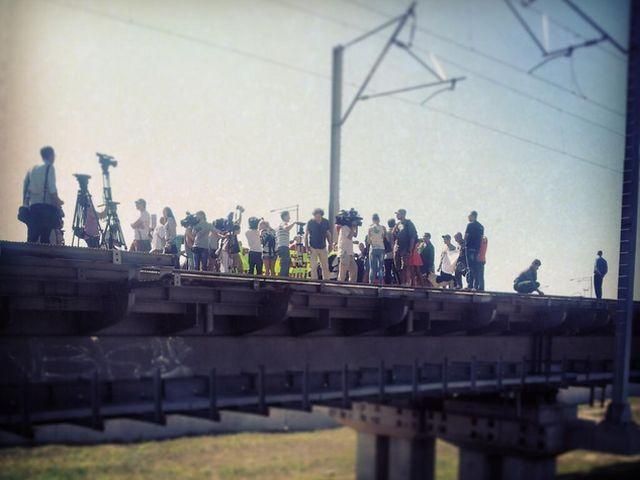 У Києві залізничники перекрили міст на Видубичах
