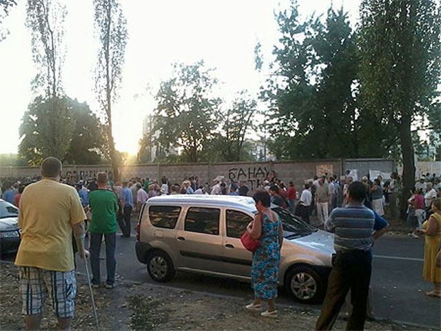 Прокуратура Києва допомагатиме жителям Березняків захищатись від забудови Прокуратура Києва допомагатиме жителям Березняків захищатись від забудови