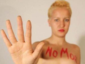 FEMENистка призывает Тунис к антиисламистской революции