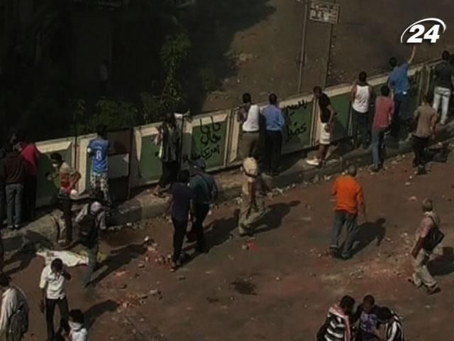 "Братья-мусульмане" захватили и сожгли администрацию в Каире "Братья-мусульмане" захватили и сожгли администрацию в Каире