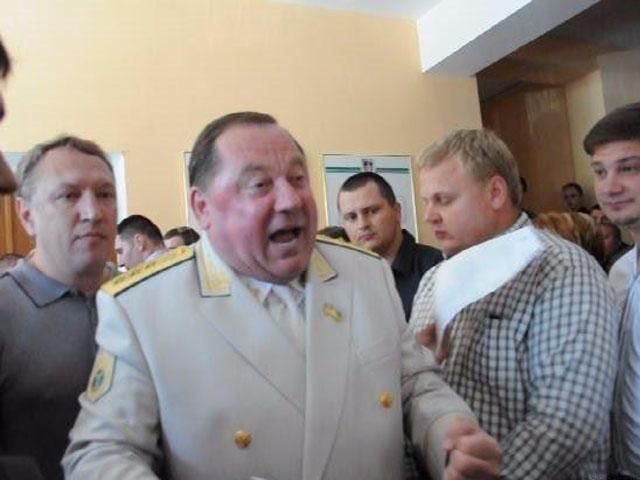 Для бегства Мельнику было достаточно, чтобы его ждал один человек, - детектив Для бегства Мельнику было достаточно, чтобы его ждал один человек, - детектив