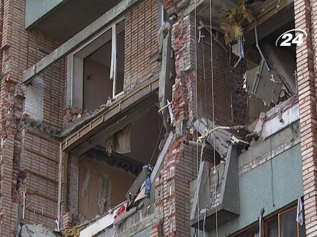 Будинок, що вибухнув в Луганську, відновлять до опалювального сезону