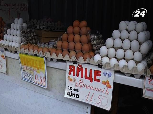 На Киевщине нетипично подорожали куриные яйца