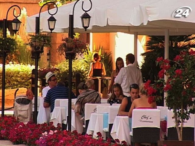 В "охваченном огнем" Египте находятся 10 тысяч украинских туристов В "охваченном огнем" Египте находятся 10 тысяч украинских туристов