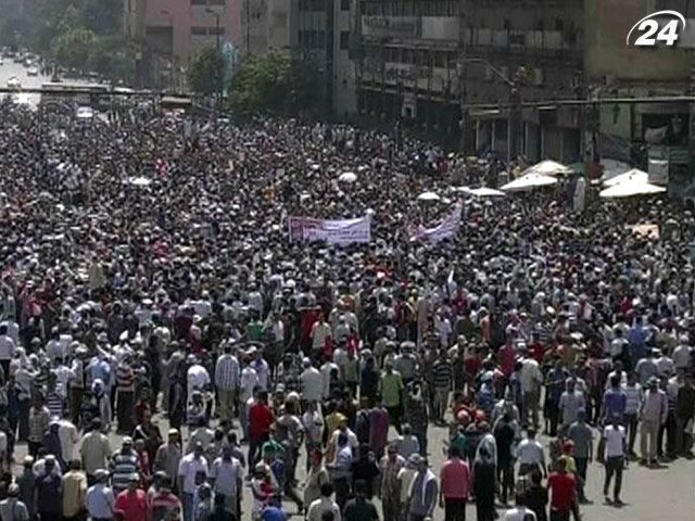 В Египте продолжаются акции протеста против власти военных