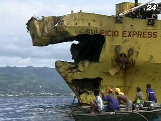 В результате столкновения судов в Филиппинах погибли уже более 30 человек В результате столкновения судов в Филиппинах погибли уже более 30 человек