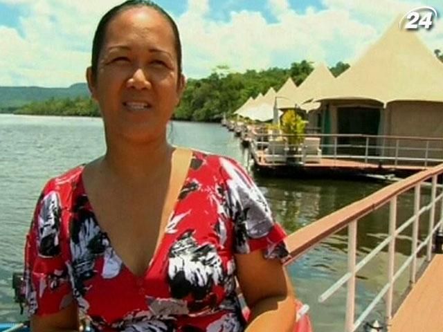 У Камбоджі місцевою природою можна насолоджуватися з плавучого готелю У Камбоджі місцевою природою можна насолоджуватися з плавучого готелю