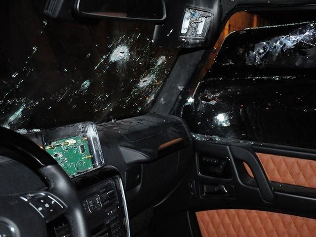 Запорожского бизнесмена в авто обстреляли несколькими десятками пуль (Фото)
