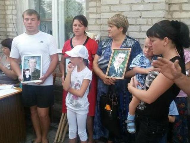 Російські прикордонники погрожують рибалкам: Хохли, ми вас топили і топити будемо (Відео) Російські прикордонники погрожують рибалкам: Хохли, ми вас топили і топити будемо (Відео)