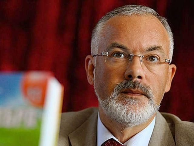 Табачник похвалився, що завдики перевіркам вилучили 40% неякісних товарів для школярів Табачник похвалився, що завдики перевіркам вилучили 40% неякісних товарів для школярів