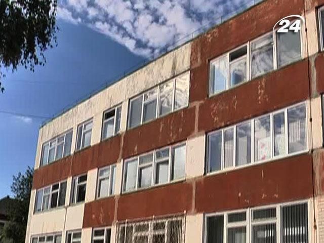 В регионах казначейство по-прежнему задерживает деньги на ремонт школ В регионах казначейство по-прежнему задерживает деньги на ремонт школ