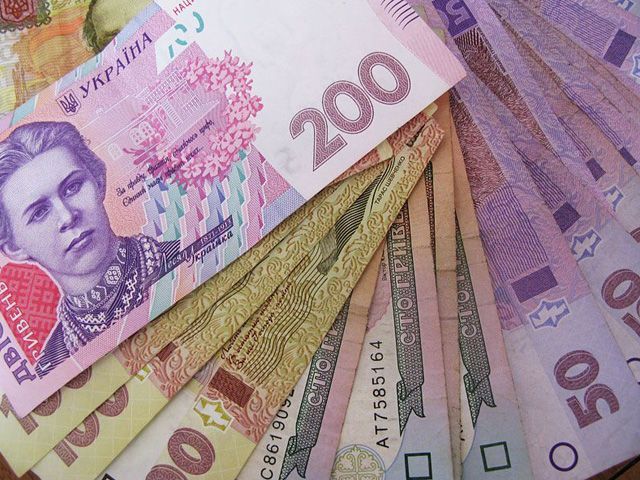 Показник середньої зарплати за червень становить понад 3 тисячі гривень