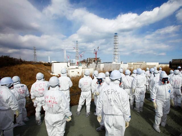 С "Фукусимы" в море вылилось 300 тонн радиоактивной воды