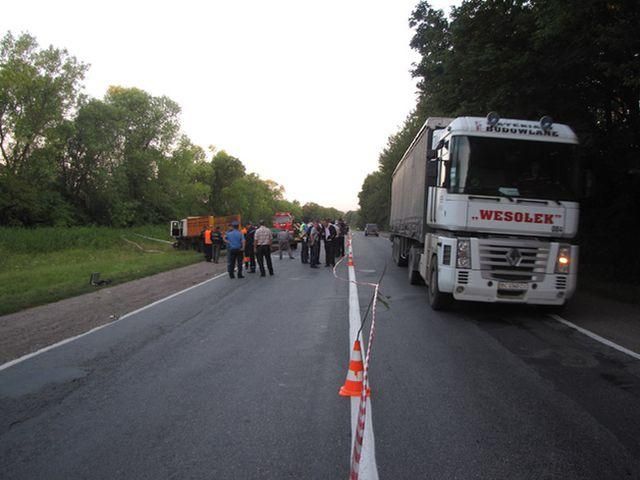 З'явилися фото жахливої аварії на Хмельниччині З'явилися фото жахливої аварії на Хмельниччині