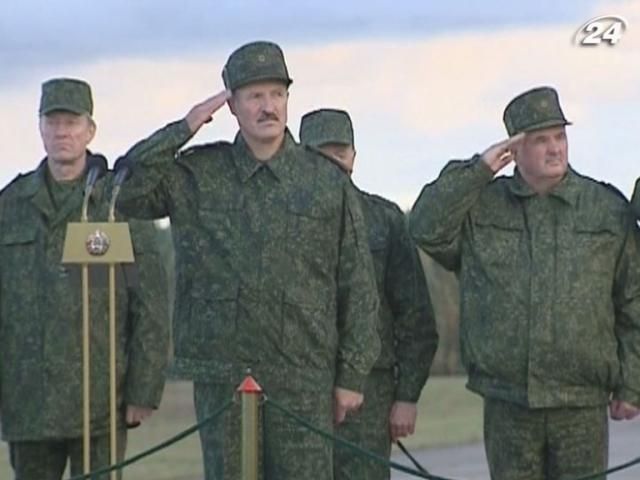 Лукашенко зібрався розпродати надлишки білоруської зброї