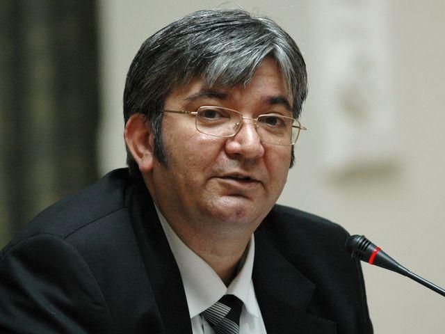 У центрі Києва поранили відомого правозахисника, — ЗМІ У центрі Києва поранили відомого правозахисника, — ЗМІ