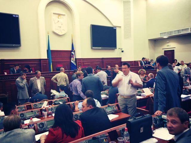 Регионал убежден, что действующий Киевсовет - легитимен Регионал убежден, что действующий Киевсовет - легитимен