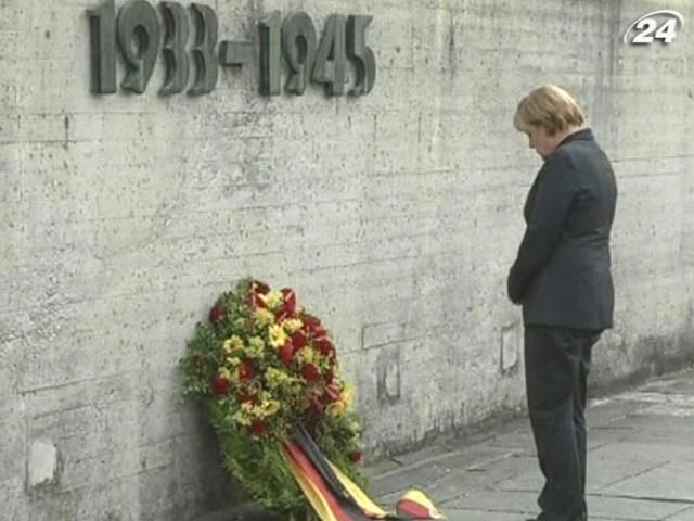 Ангела Меркель почтила память жертв нацистского концлагеря