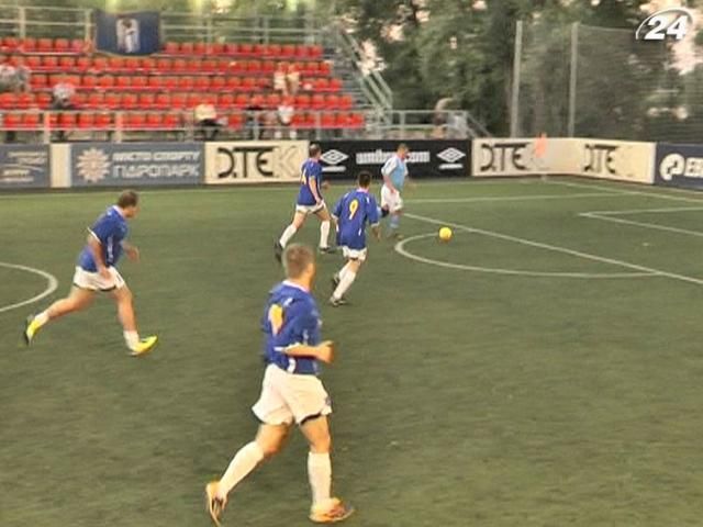 Администрация Президента пропустила 6 голов от киевской власти Администрация Президента пропустила 6 голов от киевской власти