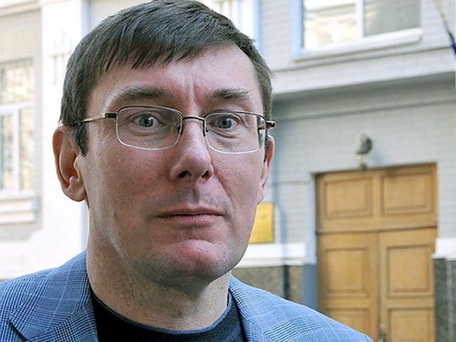 Лучше раз в год гей-парады, чем ежедневно ждать российских танков, - Луценко Лучше раз в год гей-парады, чем ежедневно ждать российских танков, - Луценко