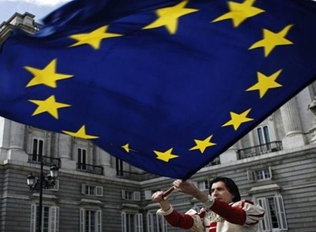 Прихильників вступу України до Євросоюзу - на 10 % більше, ніж прихильників МС Прихильників вступу України до Євросоюзу - на 10 % більше, ніж прихильників МС