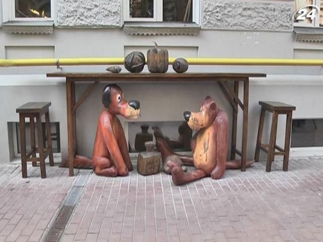 У Києві з'явилися скульптури героїв мультфільму "Жив-був пес"