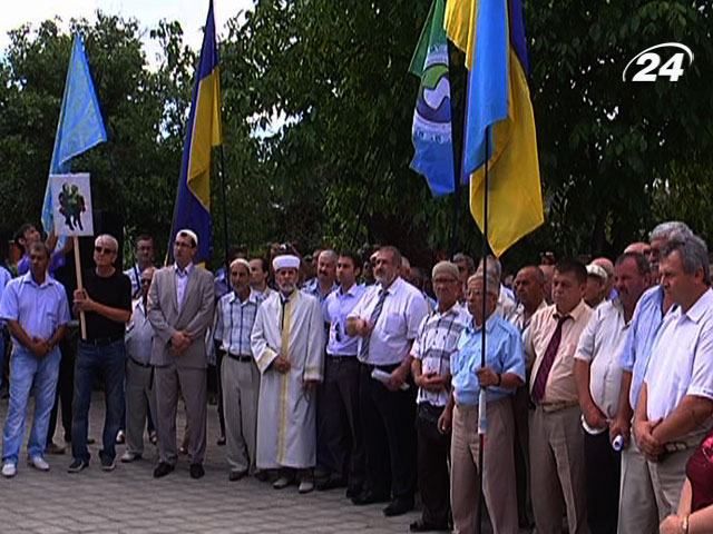 В Крыму почтили память жертв тоталитарных режимов В Крыму почтили память жертв тоталитарных режимов