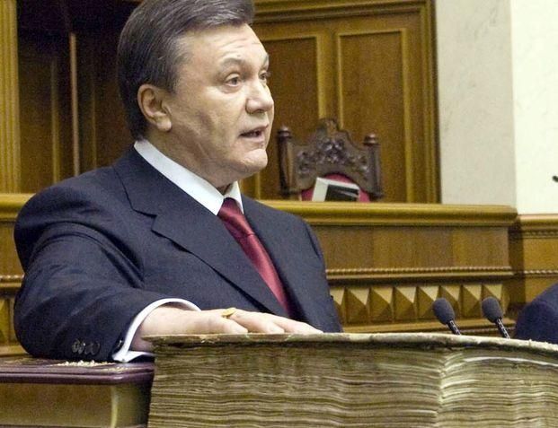 Янукович не намерен быть зависимым от России, - Тарасюк