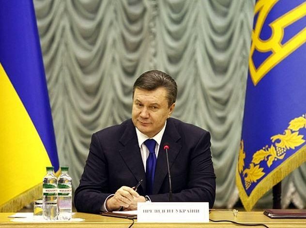 По случаю праздника Янукович раздал награды министрам и нардепам
